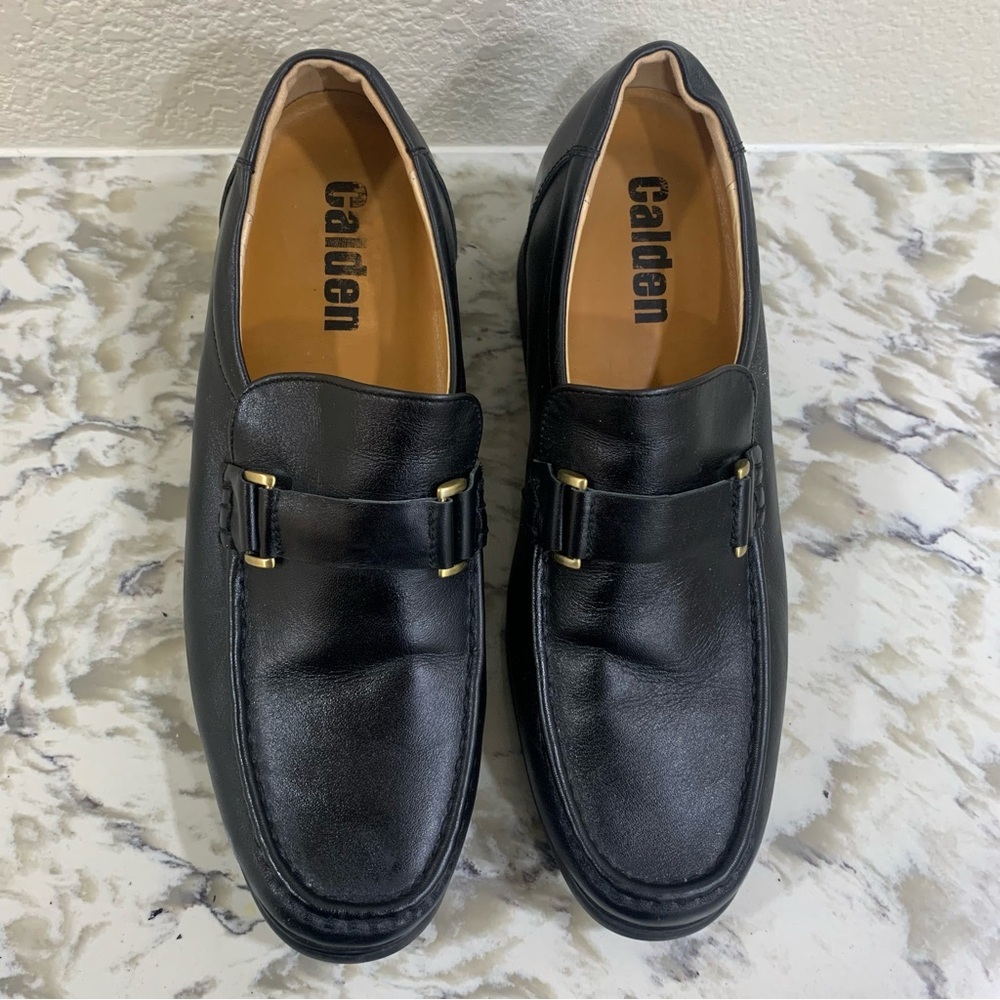 Calden shoes size 235 equals to women 7